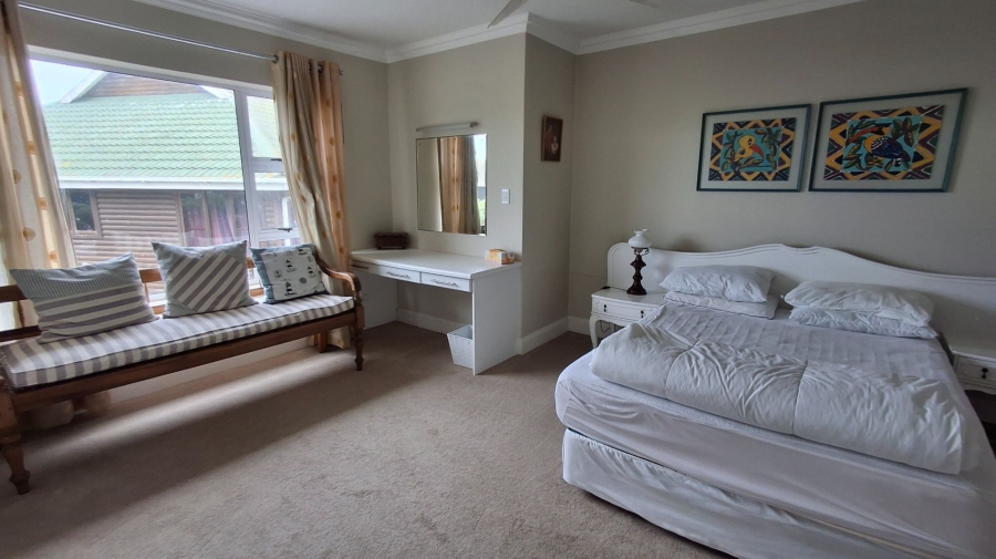 3 Bedroom Property for Sale in Boggomsbaai Western Cape